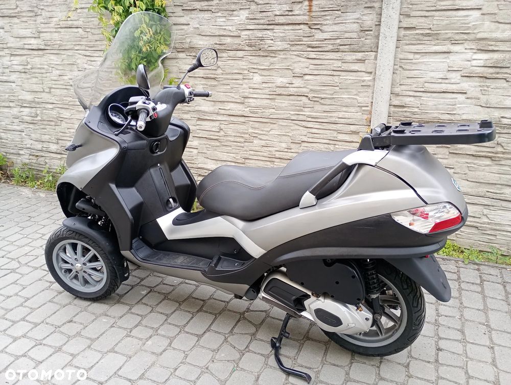 Piaggio MP-3 - 8