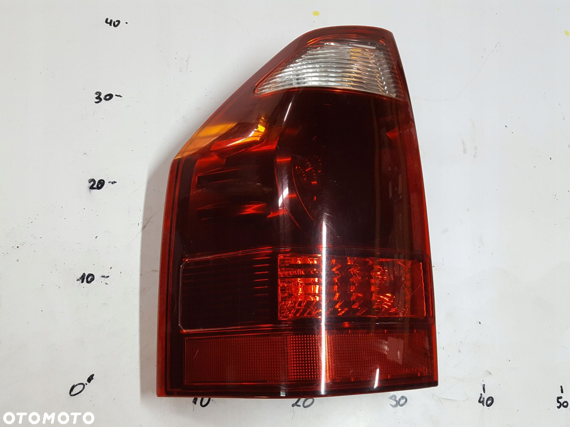 MITSUBISHI PAJERO III LIFT 03-06r LAMPA LEWA TYŁ 3D - 2