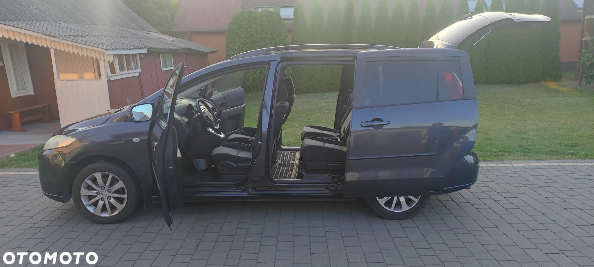 Mazda 5 - 25