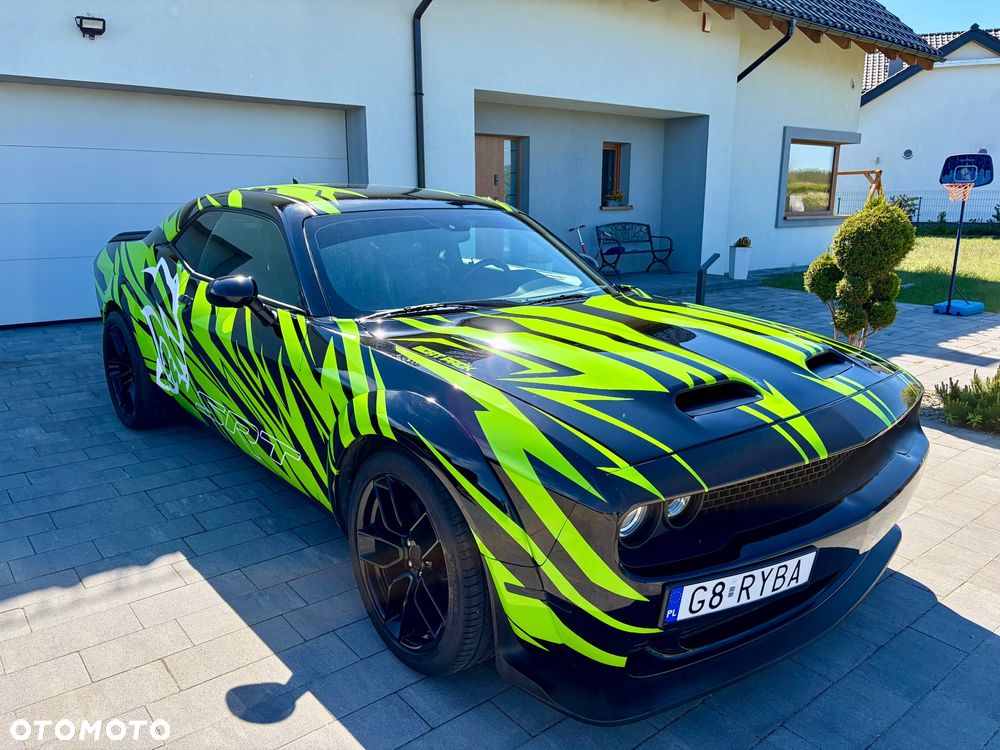 Dodge Challenger - 1