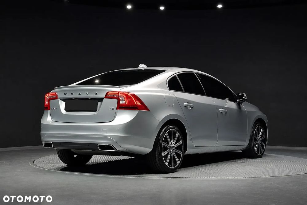 Volvo S60 T5 Drive-E Summum - 3