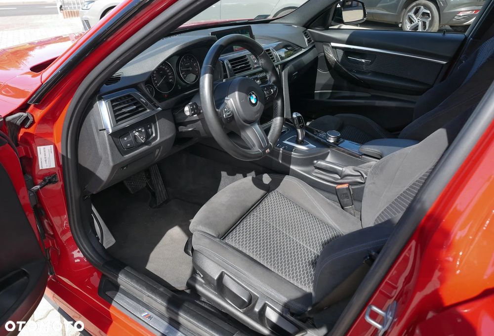BMW Seria 3 330i GPF xDrive M Sport Shadow - 13
