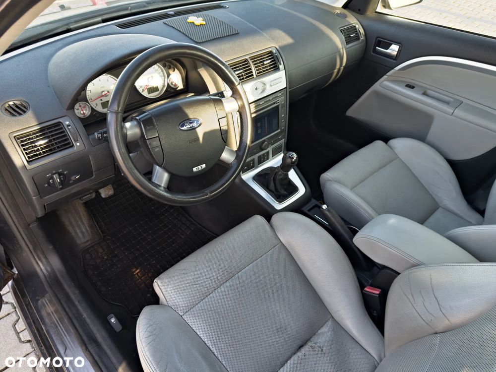 Ford Mondeo V6 ST 220 - 14