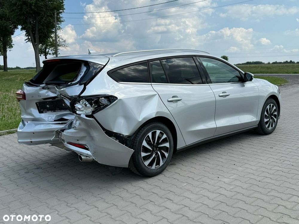Ford Focus 1.5 EcoBlue Start-Stopp-System TITANIUM EDITION - 6