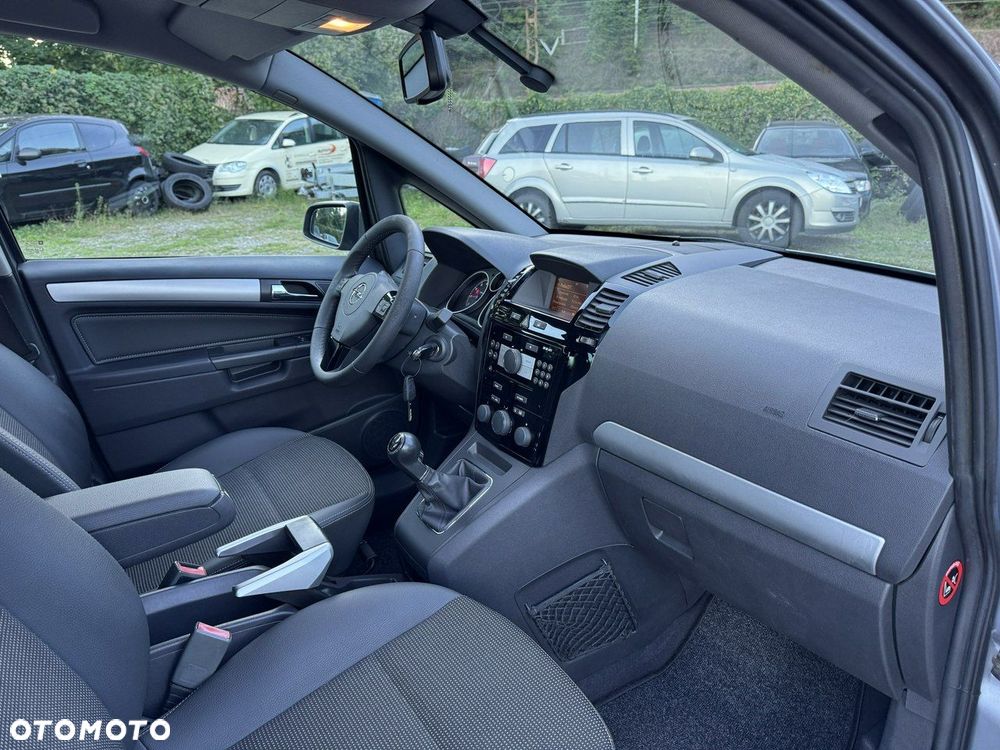 Opel Zafira - 15