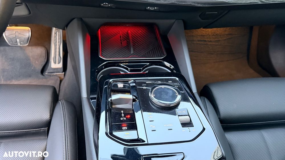 BMW Seria 5 520d xDrive AT MHEV - 29