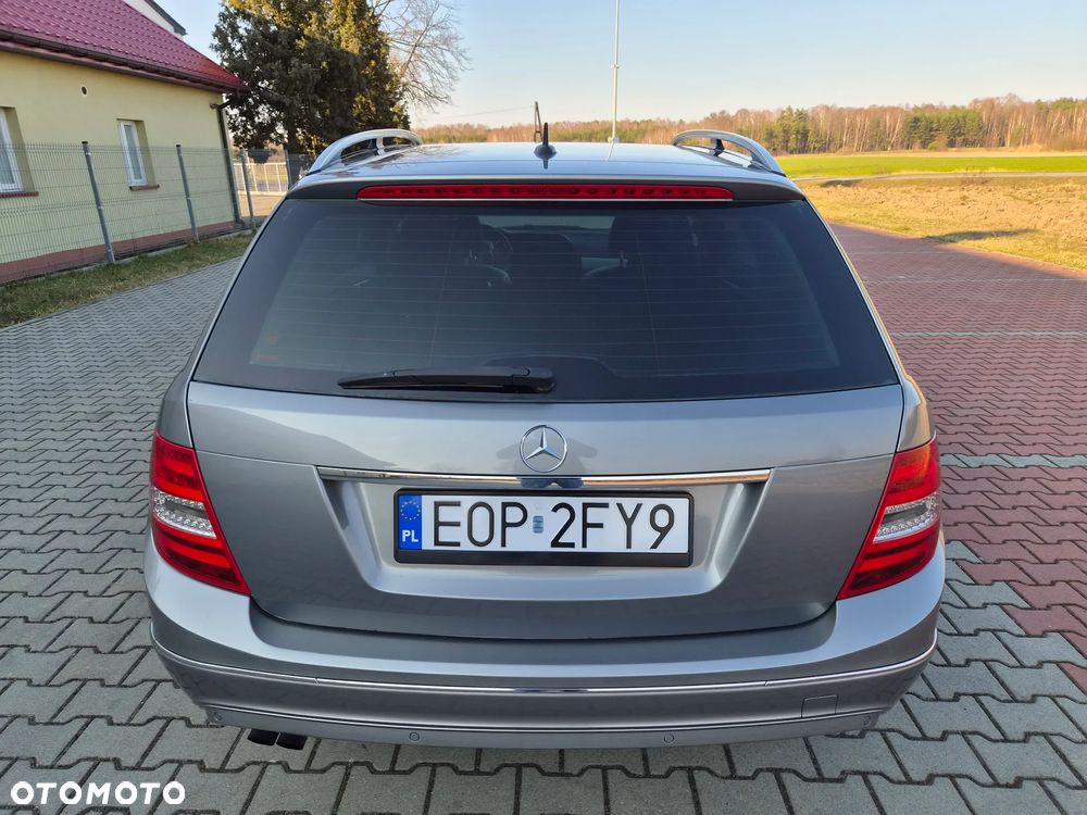 Mercedes-Benz Klasa C 180 BlueEFFICIENCY Avantgarde - 16