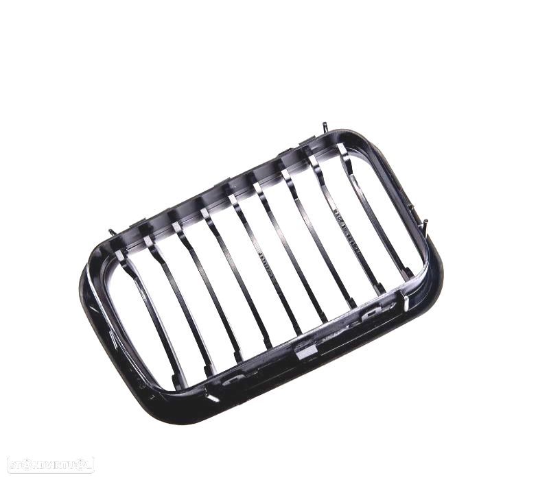 GRELHAS FRONTAIS BMW E36 91-96 COR PRETO BRILHANTE - 3