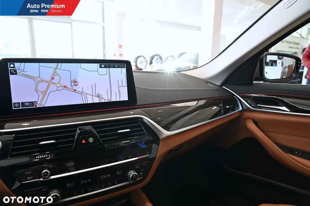 BMW Seria 5 540d xDrive mHEV - 9