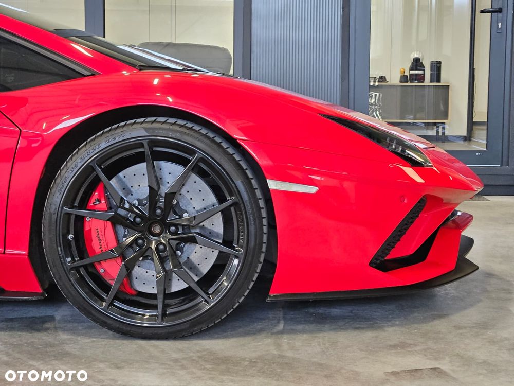 Lamborghini Aventador - 17