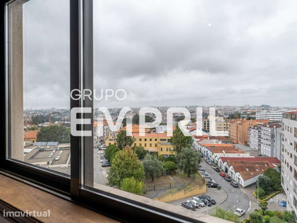 T3+1 C/ Terraço e aproveitamento de sotão ao Centro de Gaia - Grande imagem: 3/48