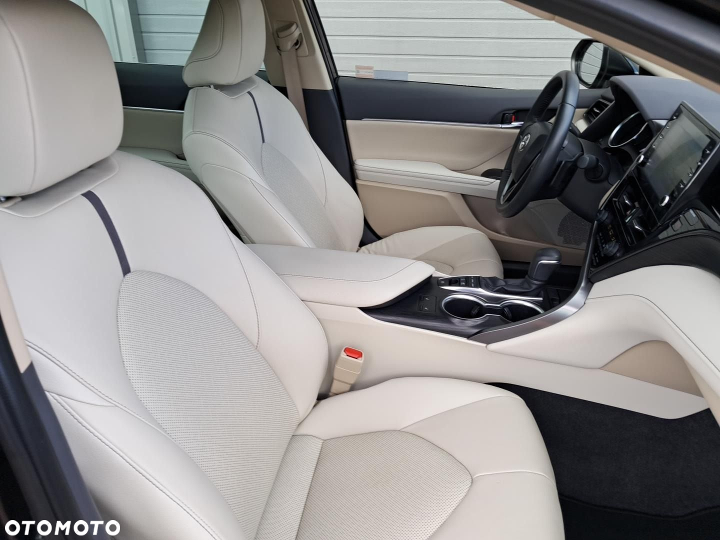 Toyota Camry - 13