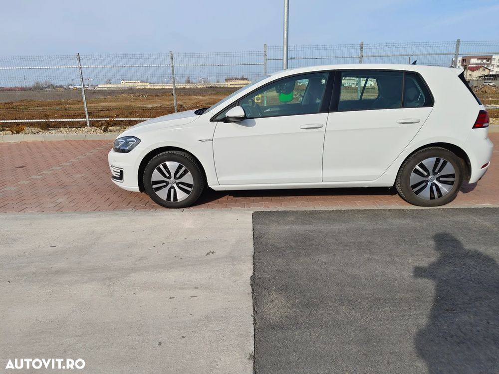 Volkswagen Golf - 6