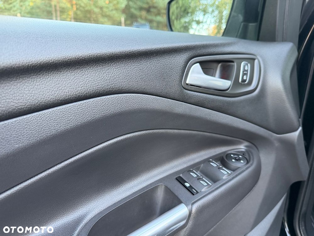 Ford Kuga 1.5 EcoBoost 2x4 Titanium - 20