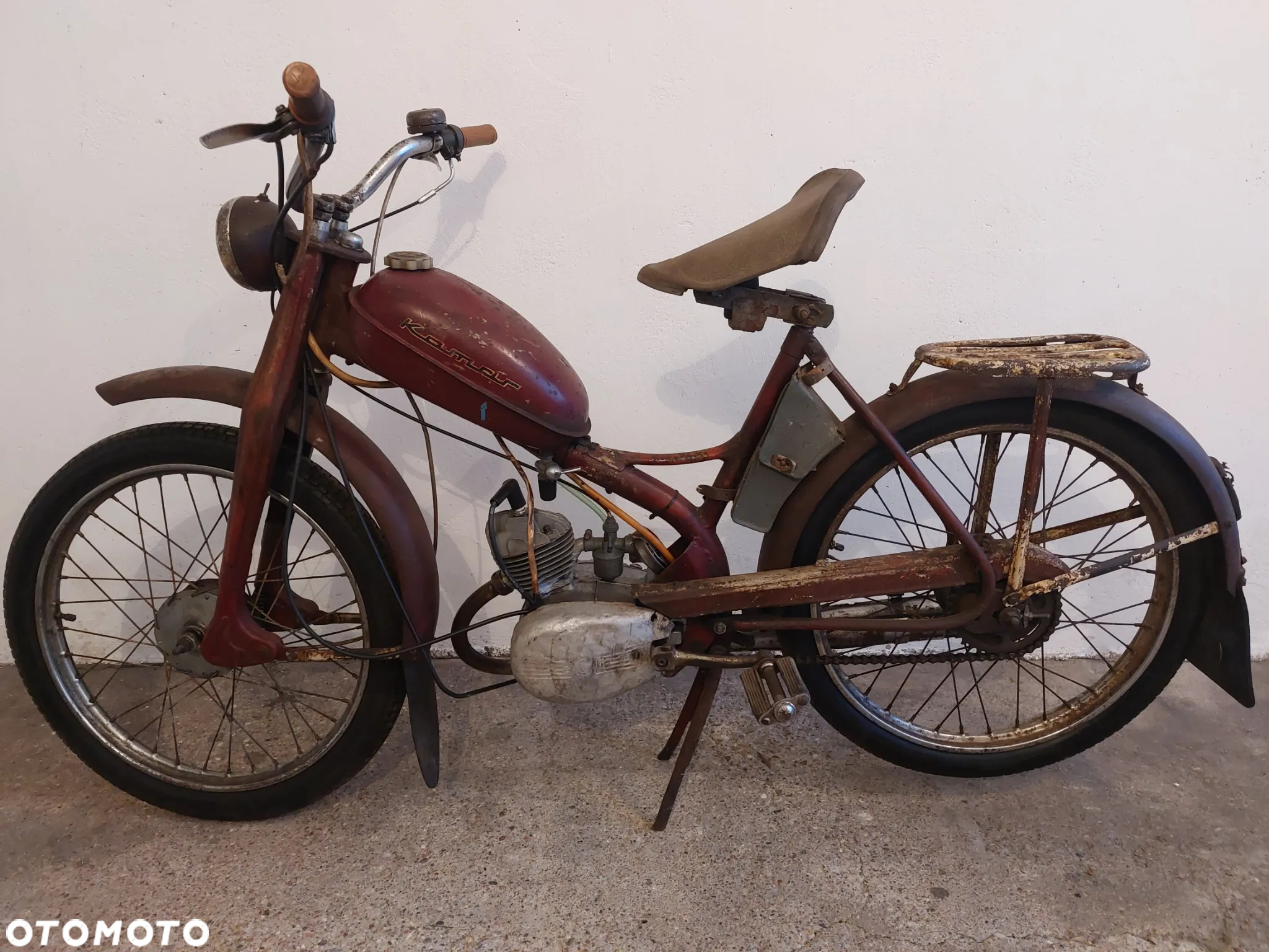 Komar Inny - 2