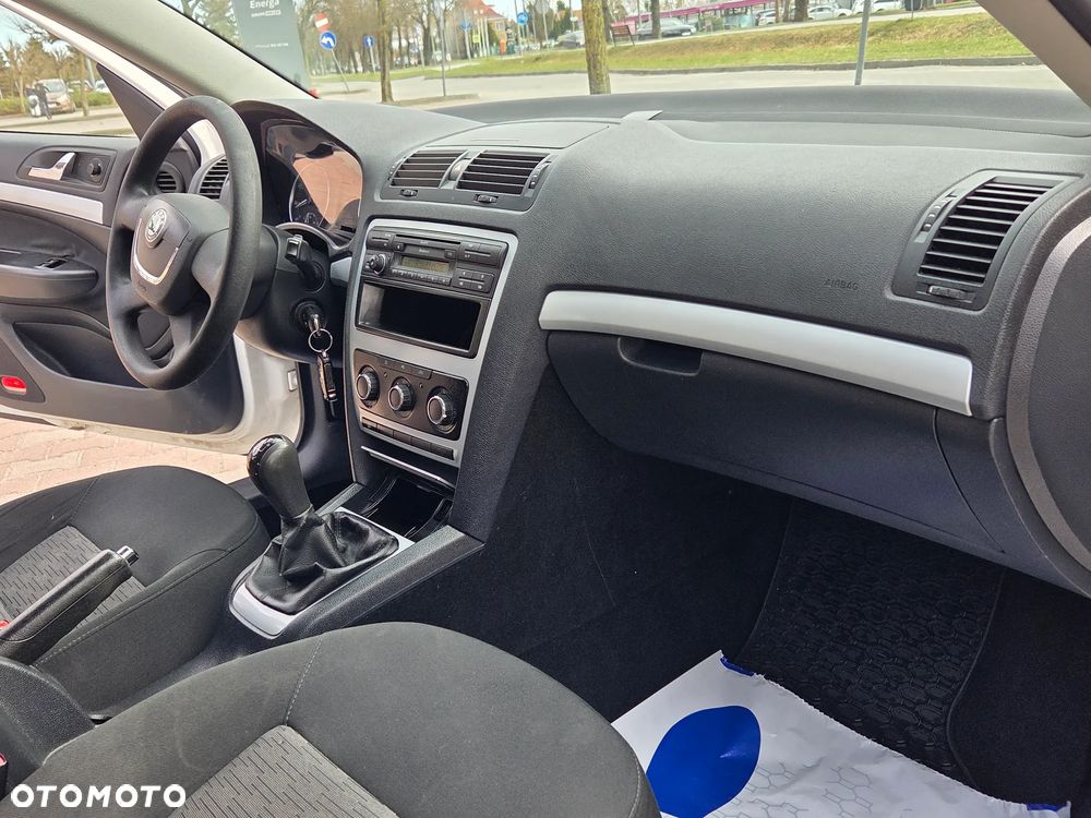Skoda Octavia 1.6 Combi Classic - 25