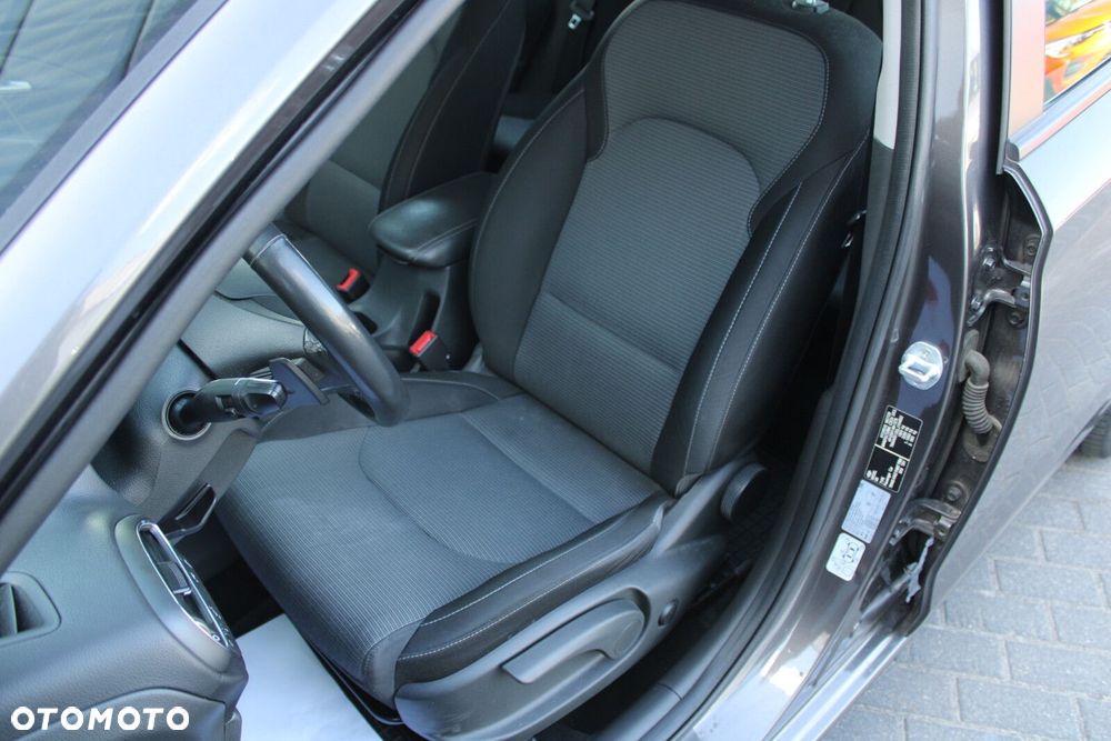 Hyundai i30 1.4 T-GDI Classic + DCT - 11