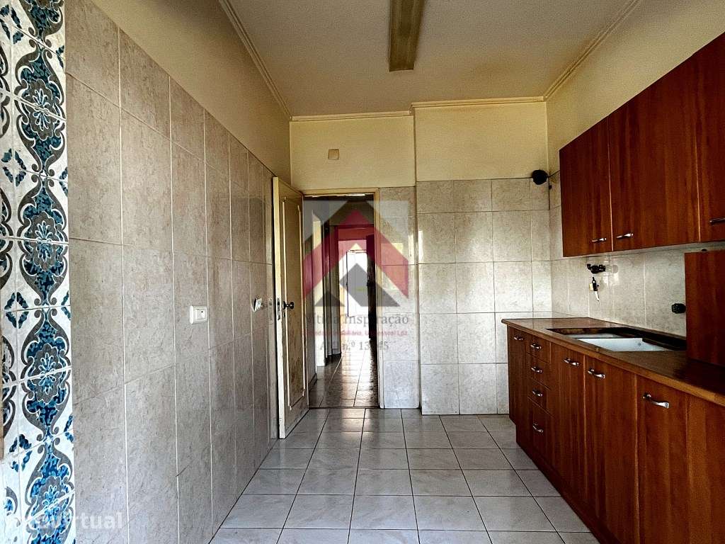 Apartamento T2 em Oeiras | Em remodelação Total + Varanda - Grande imagem: 5/43