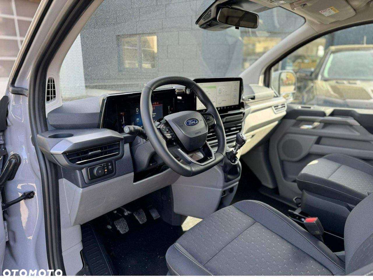 Ford Tourneo Custom - 2