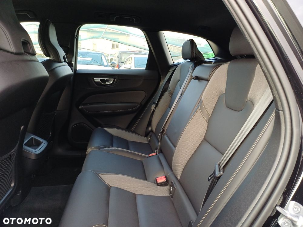 Volvo XC 60 B4 D Ultimate Dark - 8