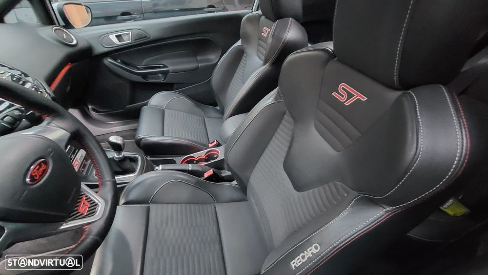 Ford Fiesta 1.6 EcoBoost ST200 - 9