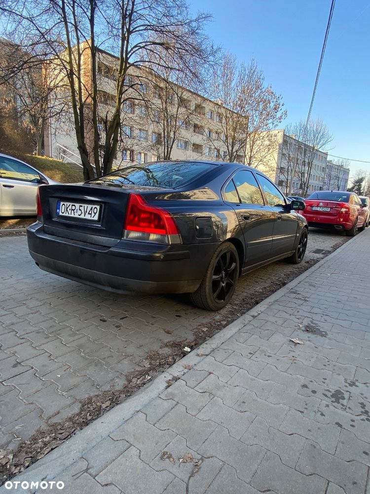 Volvo S60 2.4 T - 12