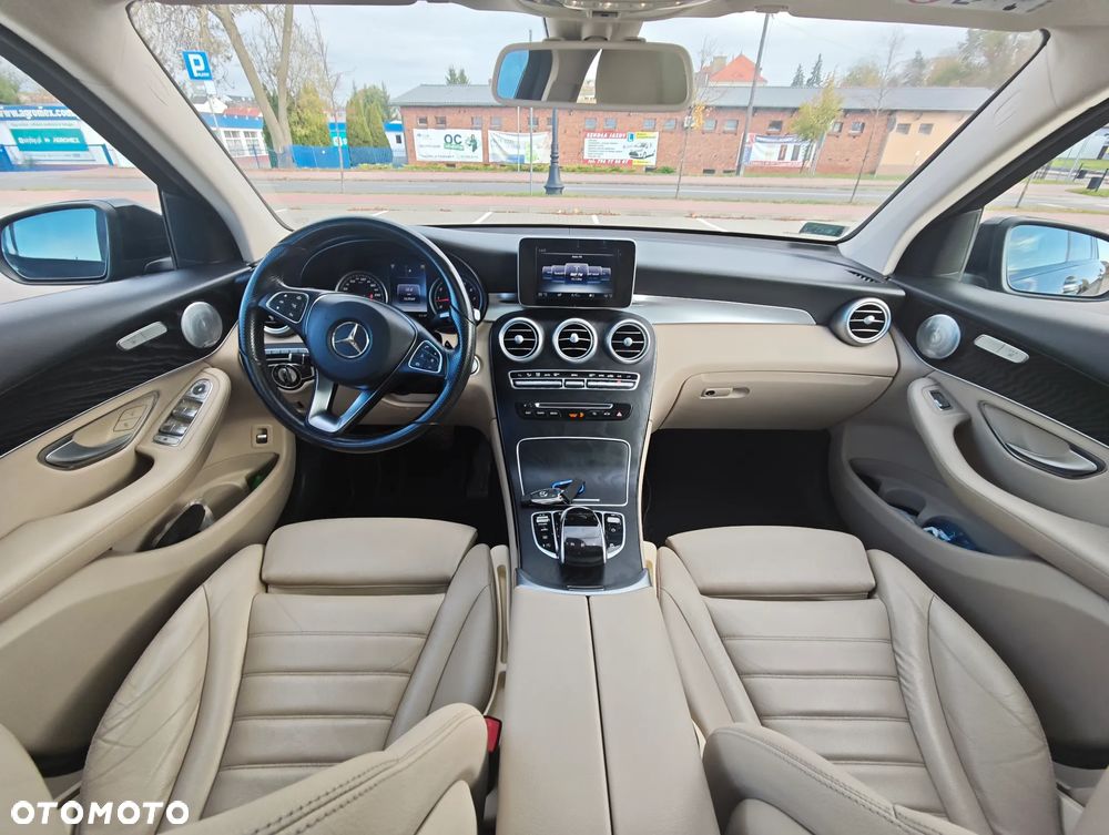 Mercedes-Benz GLC - 21