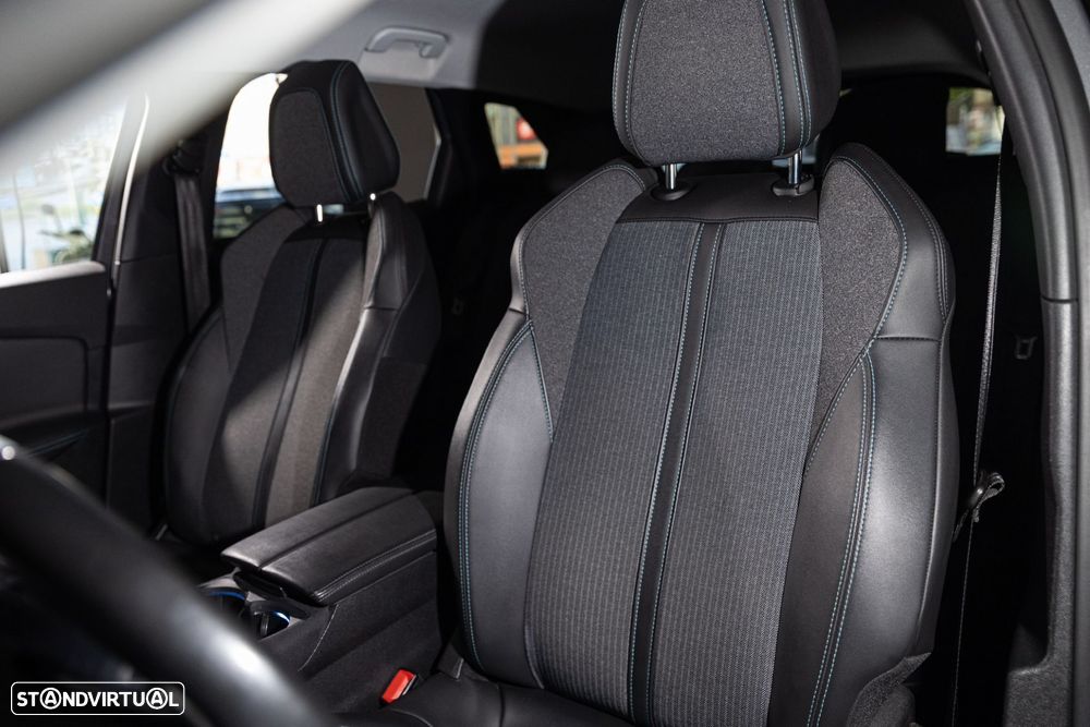 Peugeot 3008 1.6 Hybrid Allure Pack e-EAT8 - 23