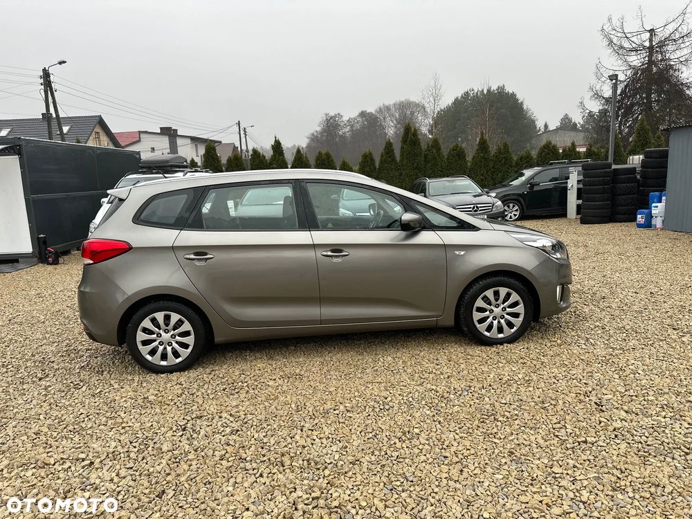 Kia Carens 1.7 CRDi 115 Dream Team Edition - 6