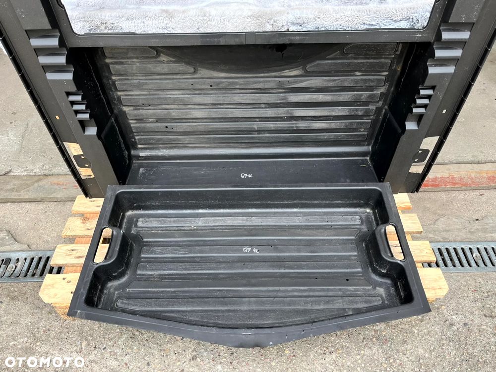 AUDI Q7 4L SCHOWEK BAGAŻNIKA PODŁOGA WANNA