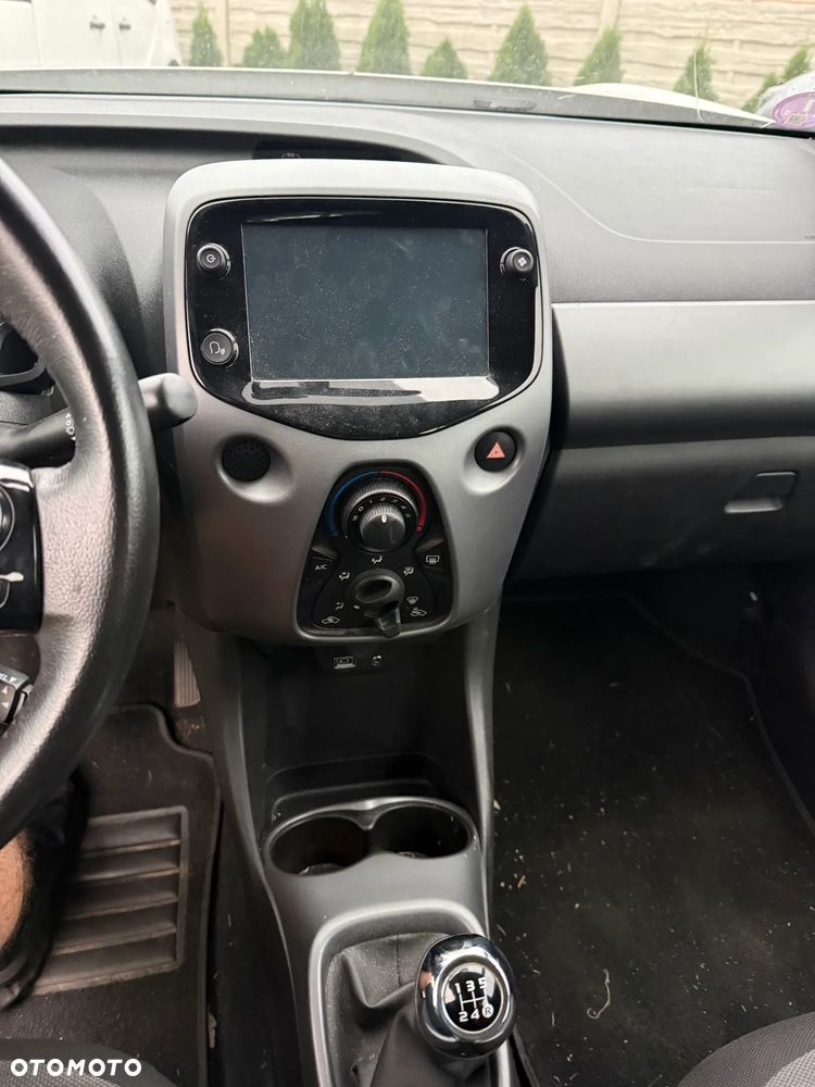 Toyota Aygo x - 10