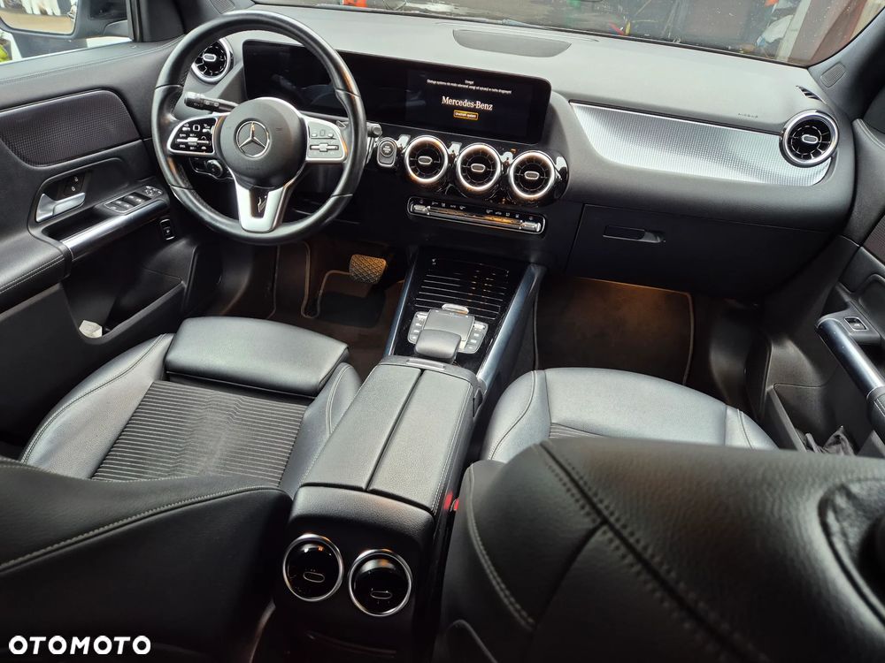 Mercedes-Benz GLA 250 e 8G-DCT Progressive - 12