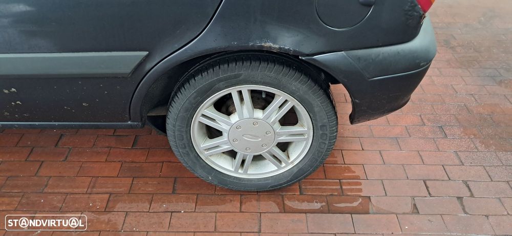 Ford Fiesta 1.25 Techno - 3