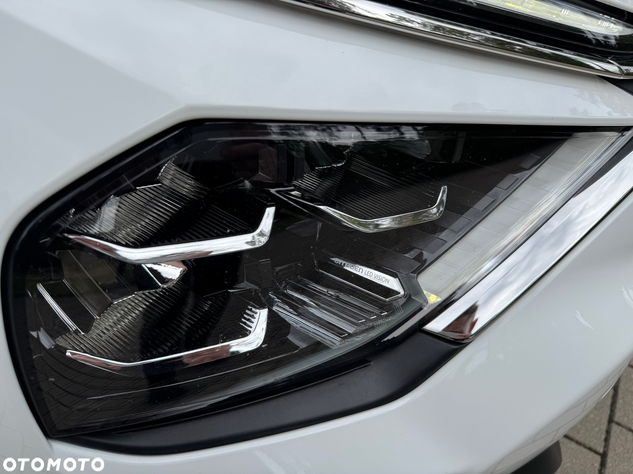 Citroën C4 PureTech 130 Stop&Start EAT8 SHINE - 9