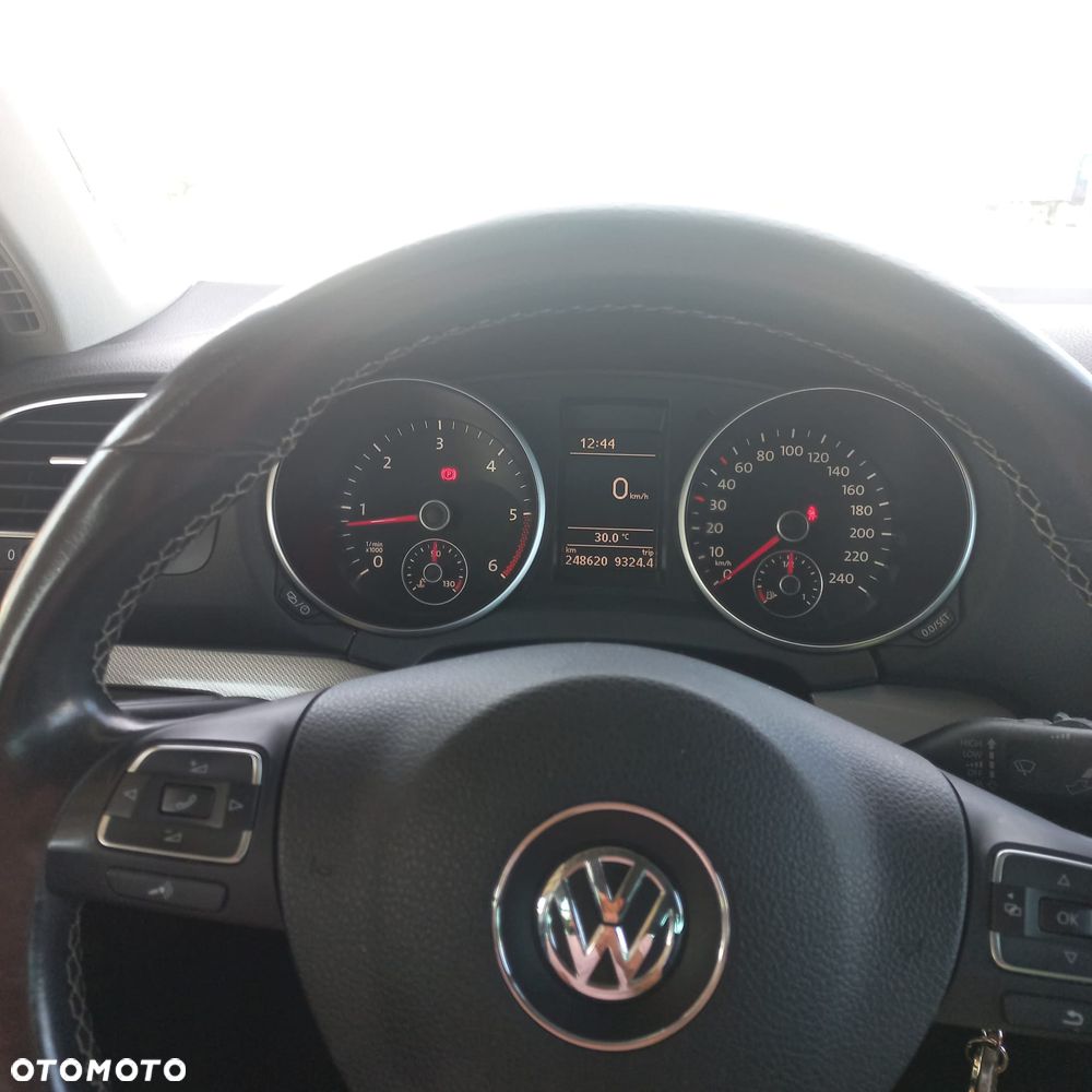 Volkswagen Golf - 8