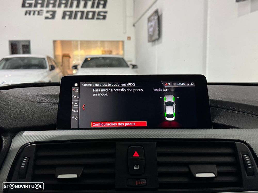 BMW 320 i Pack M Auto - 32