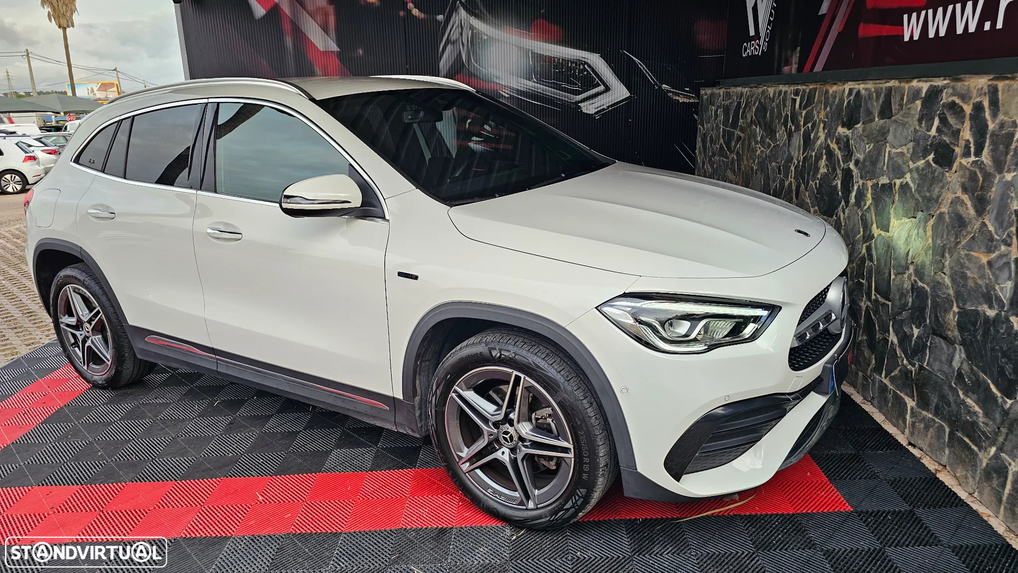 Mercedes-Benz GLA 250 e AMG Line - 15