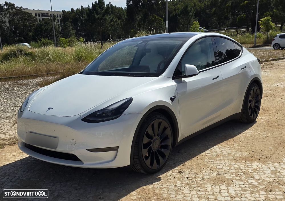 Tesla Model Y Performance Dual Motor AWD - 2