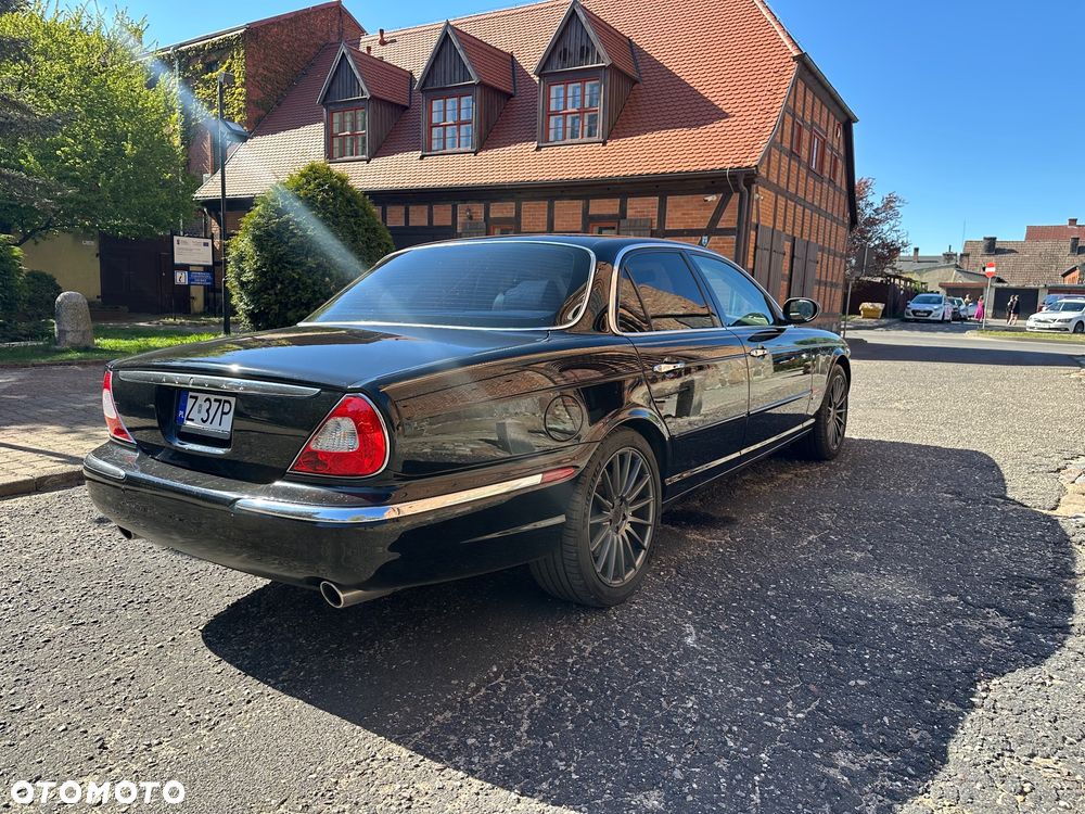 Jaguar XJR - 6