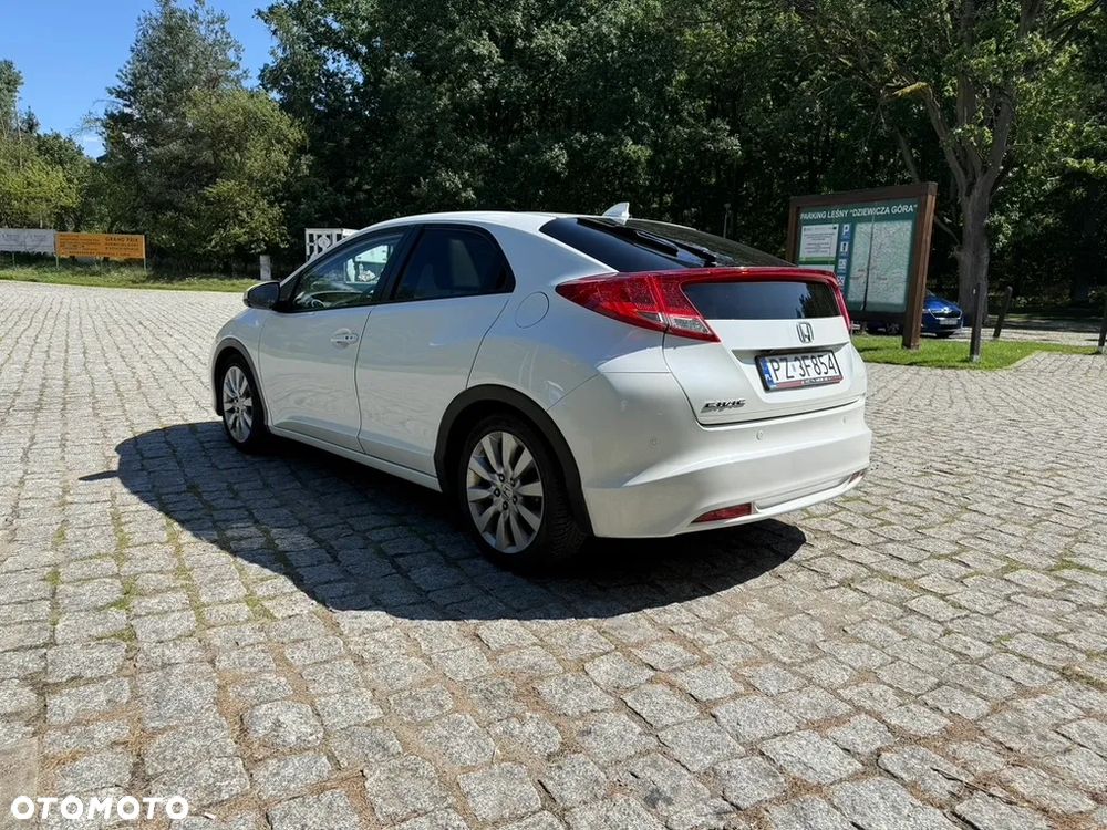 Honda Civic 1.8 Executive NAVI - 4