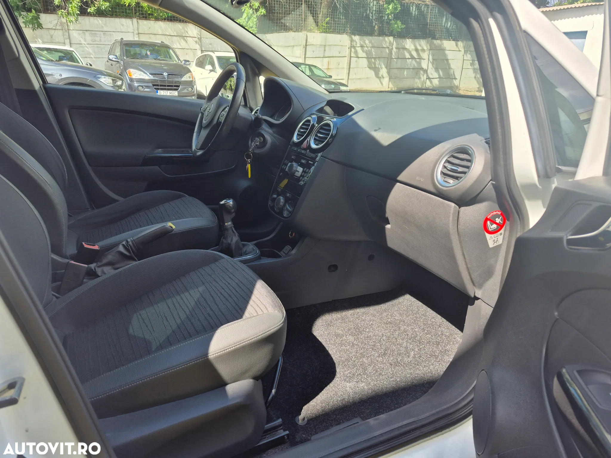 Opel Corsa 1.2 Essentia - 10