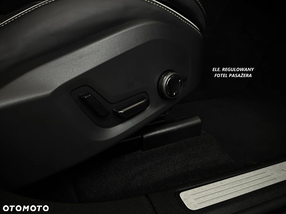 Volvo XC 60 B4 D AWD Plus Dark - 19