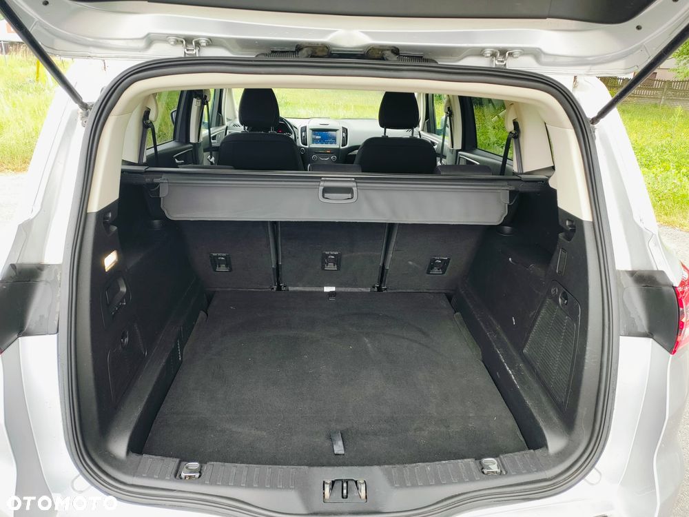 Ford S-Max - 13