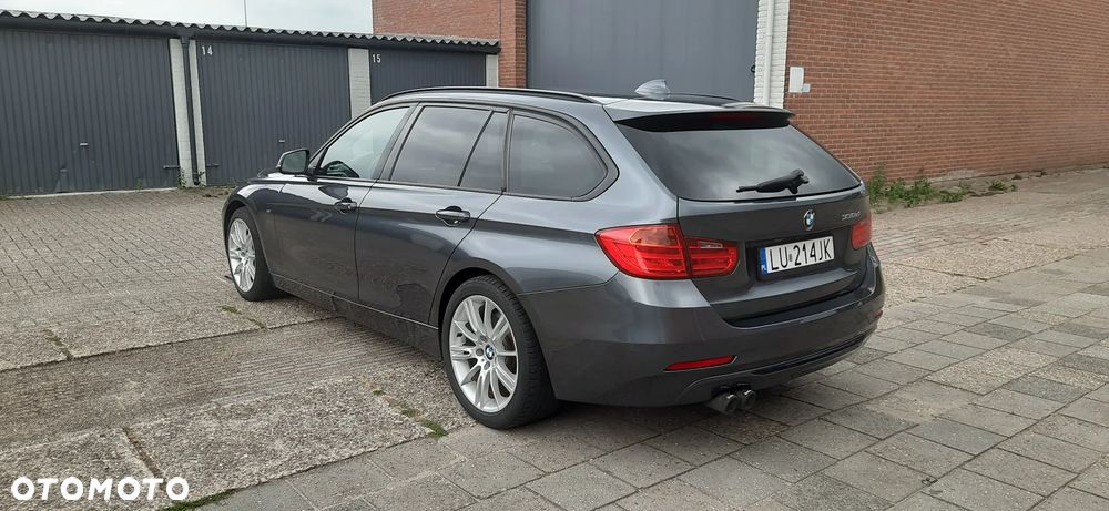 BMW Seria 3 330d Sport Line - 3