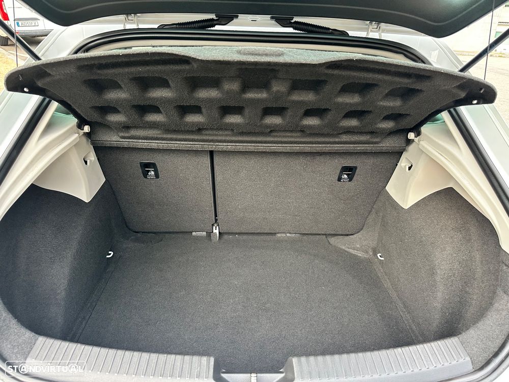 SEAT Leon SC 1.6 TDI DPF S&S I-Tech - 33