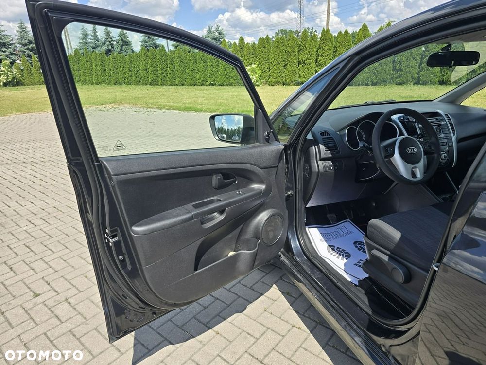 Kia Venga - 13