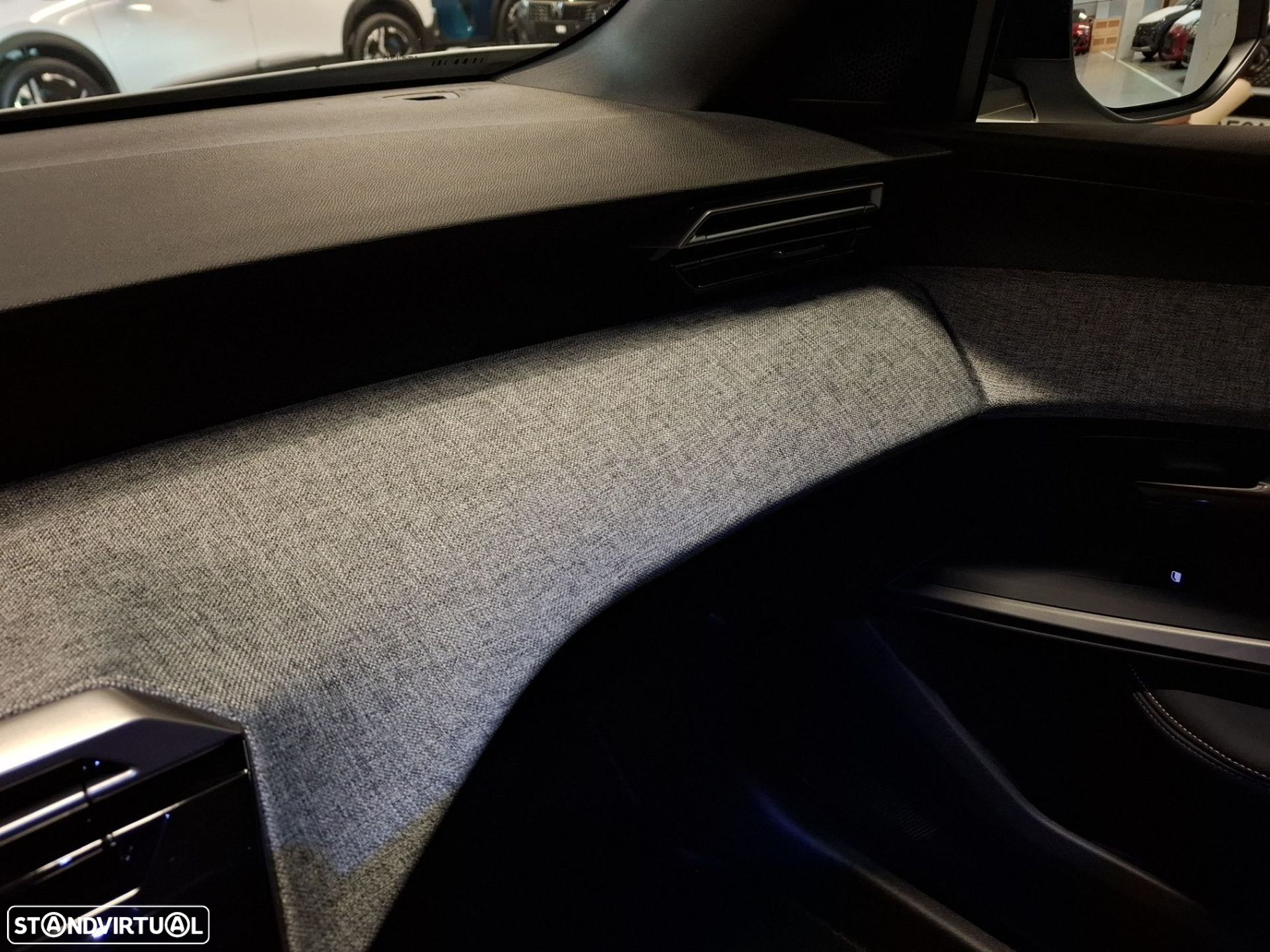 Peugeot 3008 1.2 Hybrid Allure e-DCS6 - 21