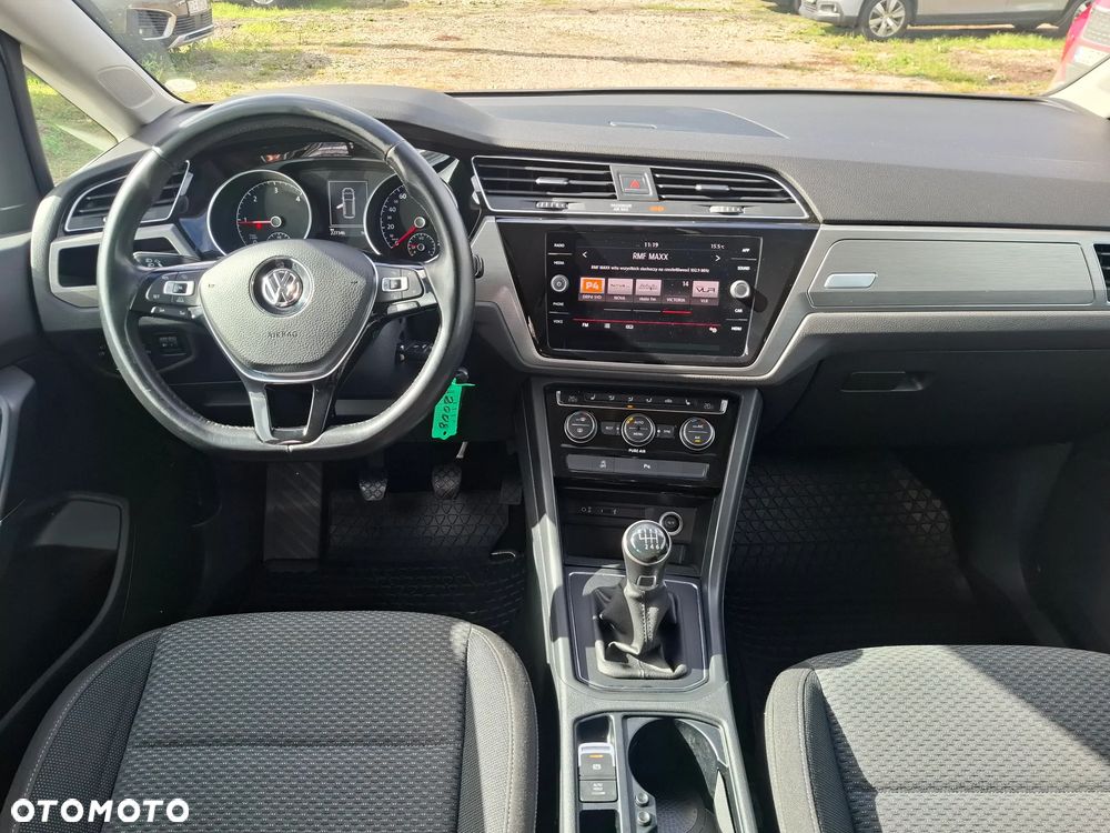 Volkswagen Touran 2.0 TDI SCR Comfortline - 14