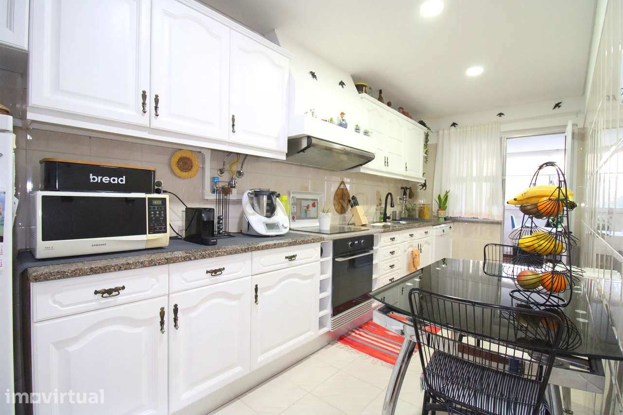 Apartamento T2 com Quintal em Amora - Grande imagem: 2/23