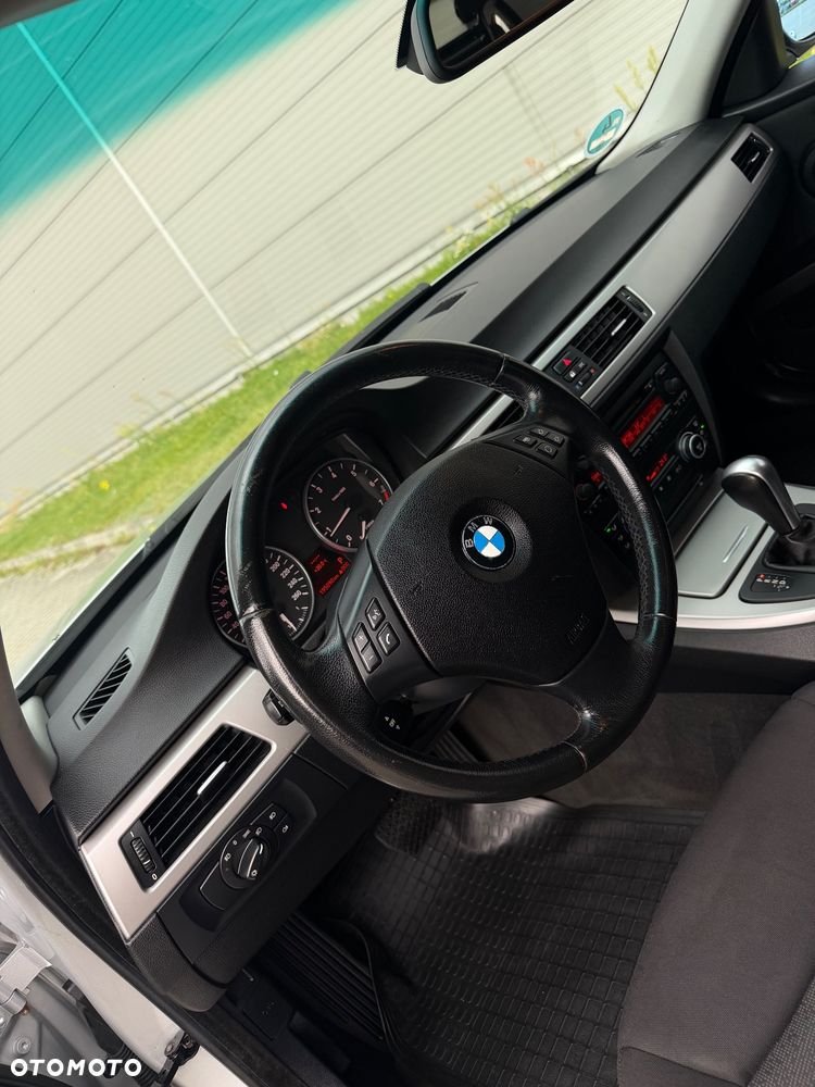 BMW Seria 3 - 21